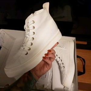 NEW IN BOX Call It Spring White Canvas Shoes